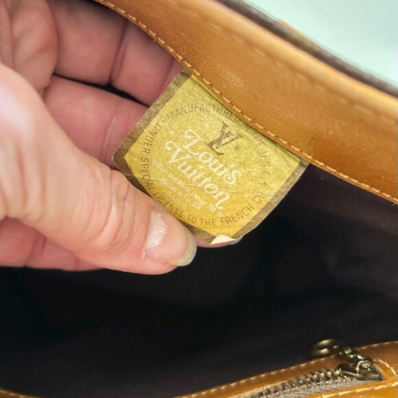 Louis Vuitton Vintage Monogram Bucket Bag - Picture 4 of 10
